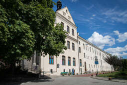 Wesoła - zdjęcie budynku 2